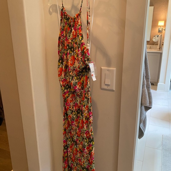 Halter-neck dress in painterly floral - Picture 4 of 4